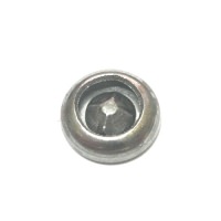 四叉蓋，中空釘面蓋，鉚釘墊片，尖蓋，鉚釘蓋，運用於較厚面料邊角之縫合處，透過撞釘與撞釘蓋之結合，而達成緊密固定 