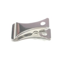 鐵製斧頭夾, 尺寸有27MM (內孔3.2MM)以及 39MM (內孔5.2MM)兩種, 斧頭夾表面電鍍標準色為白鎳色, 可增加彈簧圈數來特別加強咬合力度, 增加耐用性能